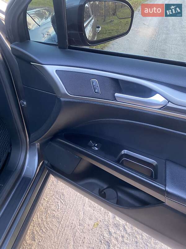 Седан Ford Fusion 2016 в Кропивницком