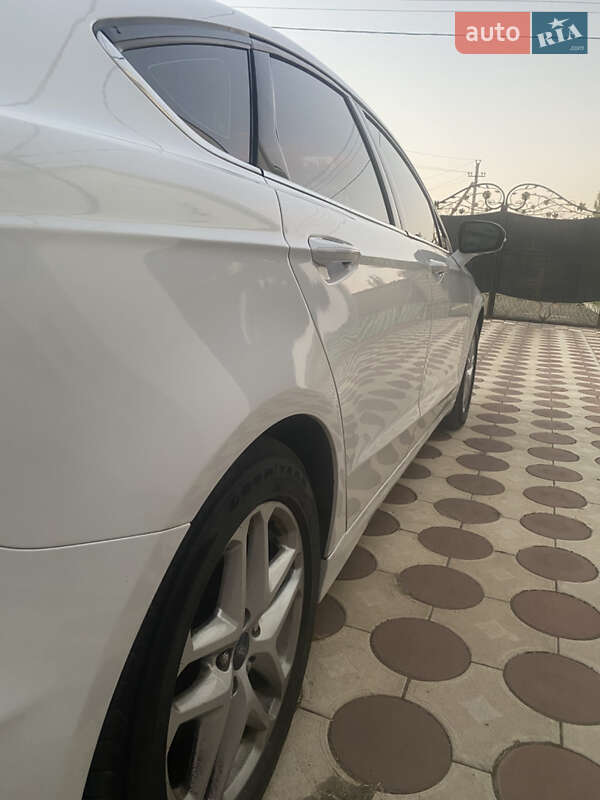 Седан Ford Fusion 2013 в Києві