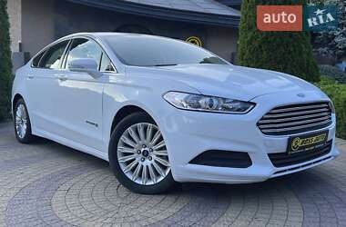 Седан Ford Fusion 2014 в Львові