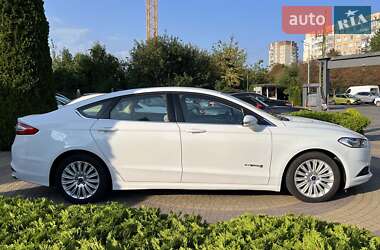 Седан Ford Fusion 2014 в Львові