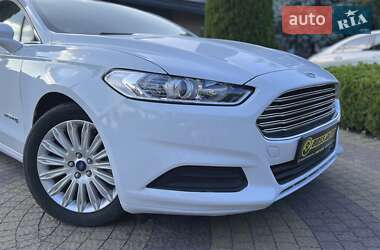 Седан Ford Fusion 2014 в Львові