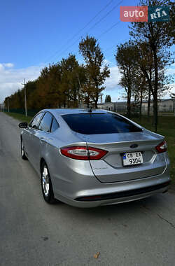 Седан Ford Fusion 2013 в 