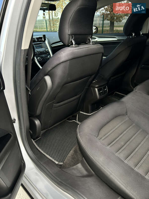 Седан Ford Fusion 2013 в Броварах