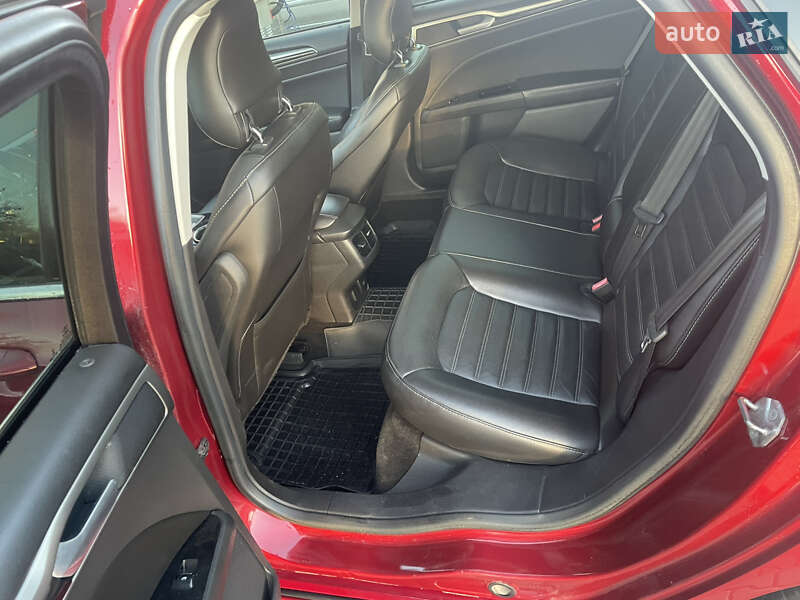 Седан Ford Fusion 2014 в Львове