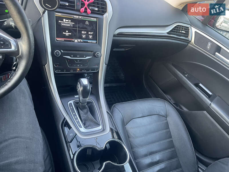 Седан Ford Fusion 2014 в Львове