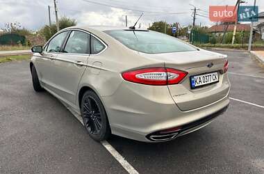 Седан Ford Fusion 2015 в 