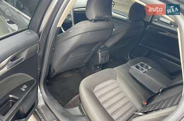 Седан Ford Fusion 2016 в 