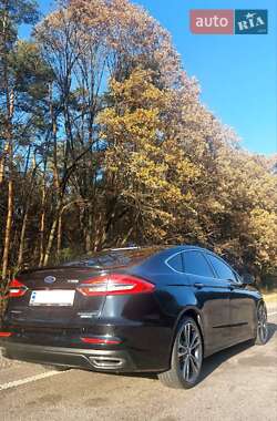 Седан Ford Fusion 2020 в 