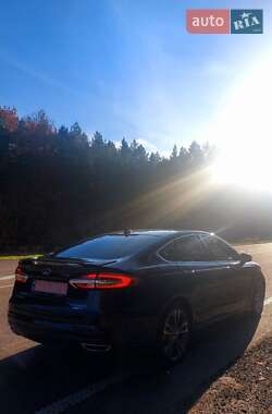 Седан Ford Fusion 2020 в 