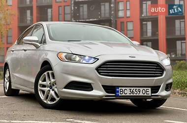 Седан Ford Fusion 2016 в Львове