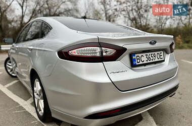 Седан Ford Fusion 2016 в Львове