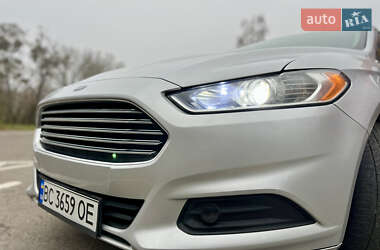 Седан Ford Fusion 2016 в Львове