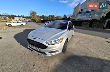 Седан Ford Fusion 2018 в 