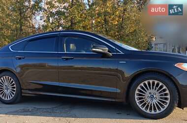 Седан Ford Fusion 2014 в 