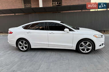 Седан Ford Fusion 2013 в Полтаві