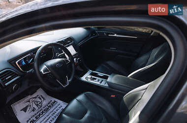 Седан Ford Fusion 2019 в 