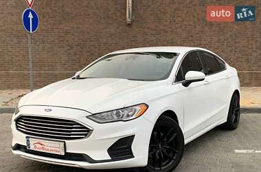 Седан Ford Fusion 2019 в Одесі