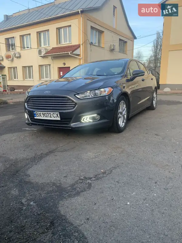 Седан Ford Fusion 2016 в 