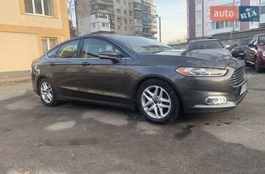 Седан Ford Fusion 2016 в 