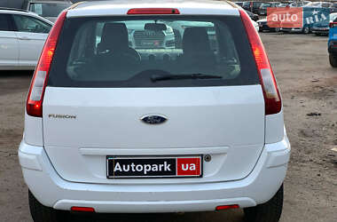 Хетчбек Ford Fusion 2012 в 