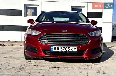 Седан Ford Fusion 2013 в Вараше