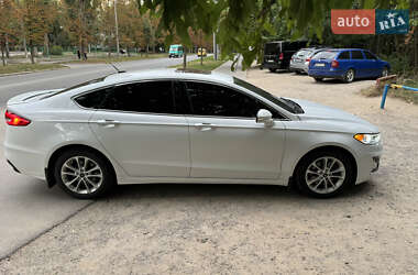 Седан Ford Fusion 2019 в Виннице