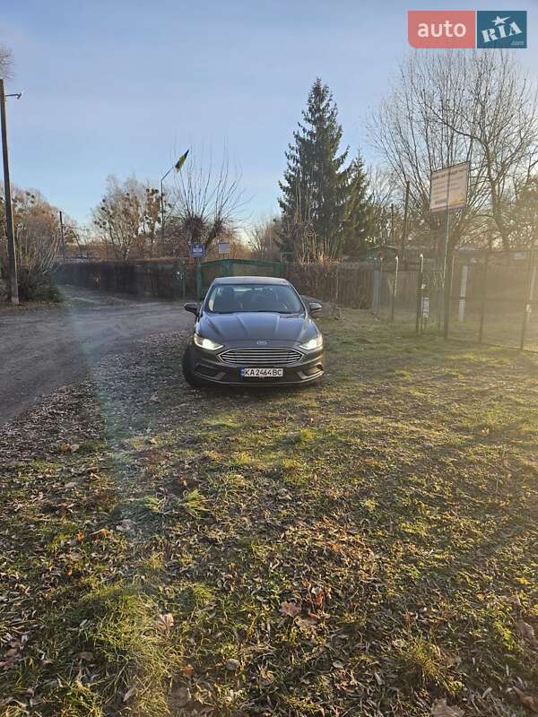Седан Ford Fusion 2016 в Львові