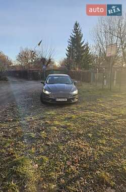 Седан Ford Fusion 2016 в 