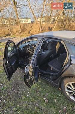Седан Ford Fusion 2016 в 