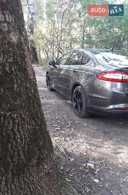 Седан Ford Fusion 2015 в 