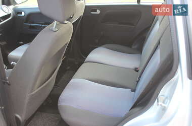 Хэтчбек Ford Fusion 2008 в 