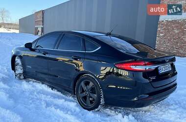 Седан Ford Fusion 2018 в 