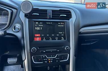 Седан Ford Fusion 2018 в 