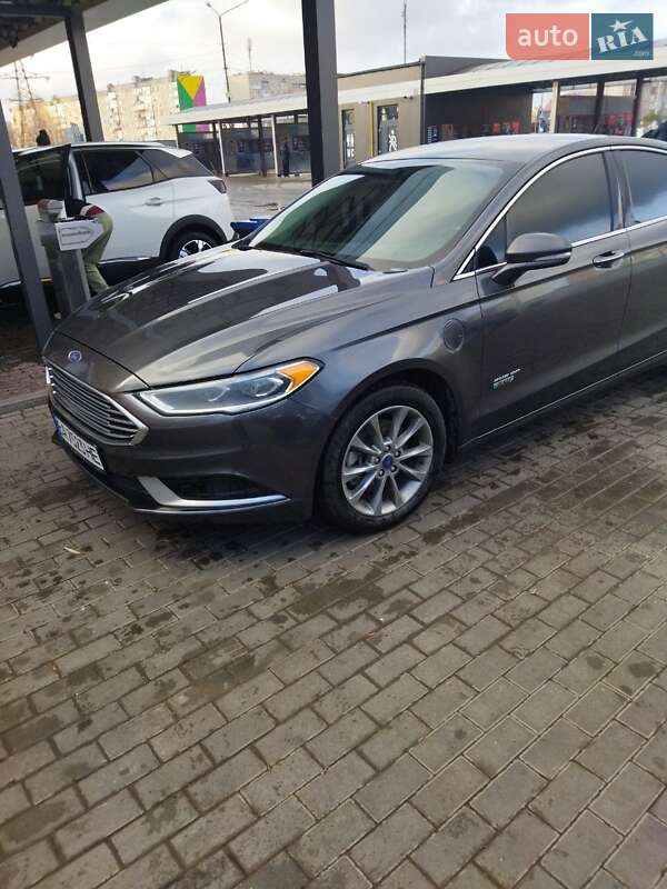 Седан Ford Fusion 2018 в Олександрії