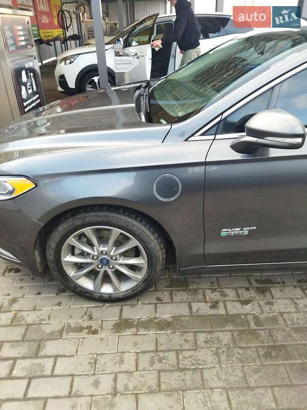 Седан Ford Fusion 2018 в Олександрії