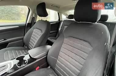 Седан Ford Fusion 2015 в 