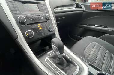 Седан Ford Fusion 2015 в 