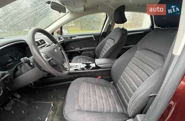 Седан Ford Fusion 2015 в 