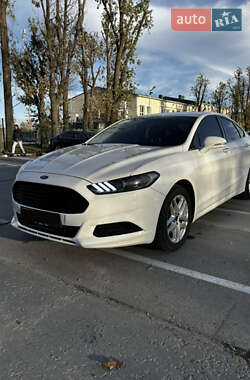 Седан Ford Fusion 2015 в Києві