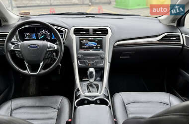 Седан Ford Fusion 2015 в 