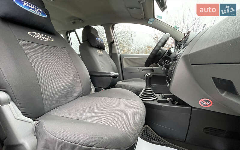 Хэтчбек Ford Fusion 2002 в Коломые