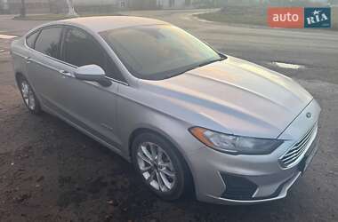 Седан Ford Fusion 2019 в 