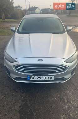 Седан Ford Fusion 2019 в 