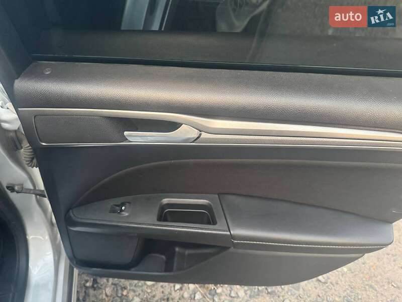 Седан Ford Fusion 2019 в Львове