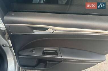 Седан Ford Fusion 2019 в 