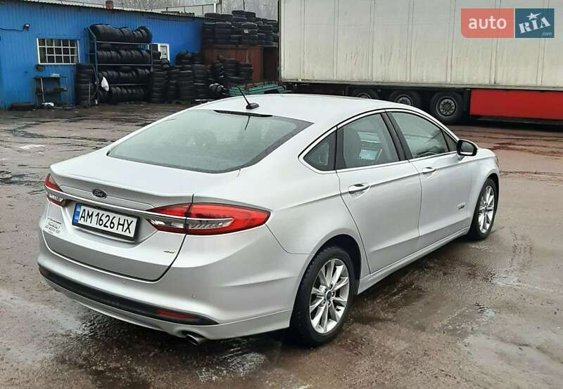 Седан Ford Fusion 2016 в Житомирі