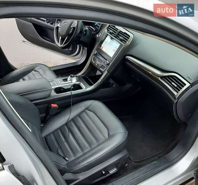 Седан Ford Fusion 2016 в Житомирі