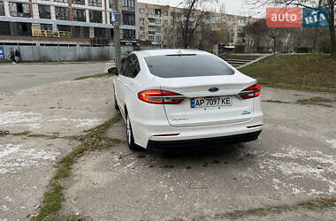 Седан Ford Fusion 2018 в 