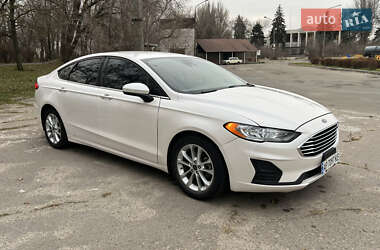 Седан Ford Fusion 2018 в 