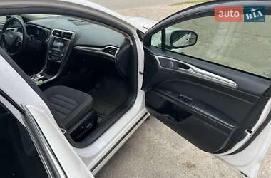 Седан Ford Fusion 2018 в 